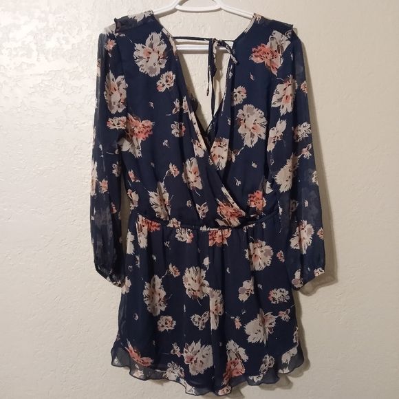 BAND OF GYPSIES Navy Floral Jumper Romper Large - Picture 5 of 7